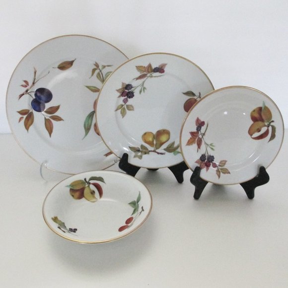 ROYAL WORCESTER EVESHAM SALAD/DESSERT PLATES - Picture 5 of 5
